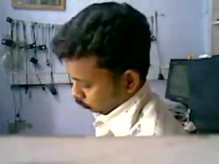 TAMIL VILLAGE girlfriend dirty video WITH BOSS IN MOBILE SHOP