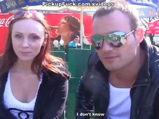 Stretnúť sa a červenovlasé fucked v the park