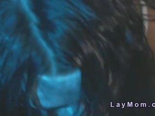 Middle-aged demon paní saje a fucks