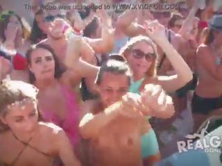 Реален момичета си отиде лошо пленителен гол лодка парти booze cruise hd промо 2015