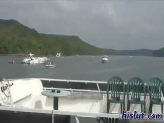 Ці дівчинки знаходяться показ від