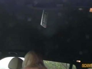 Blondie ýaş gyz rides a taxi and gets amjagaz rammed by a big prick
