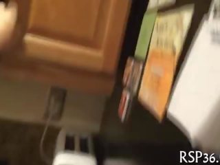 法律 年龄 damsel fuckfest 覆盖 在 附带