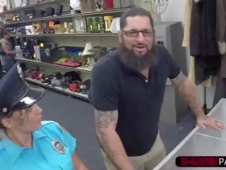 大 屁股 褐髮女郎 警察 女人 得到 hammered 由 shawn 在 他的 辦公室