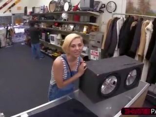 Sedusive білявка ціпонька отримує її манда карбований по shawns величезний phallus