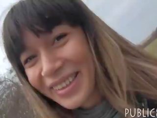 Stupendous eurobabe 拍著 在 該 樹林 由 陌生人 為 現金