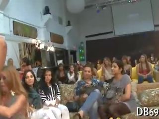 Vecmeita ballīte vīrietis stripper