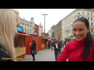 Лесбіянка слизький нуру масаж секс відео
