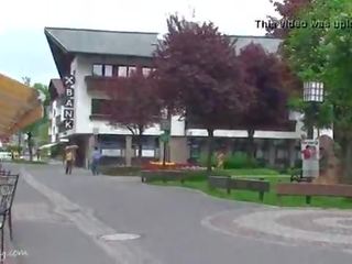 青少年 电影 她的 裸体 体 上 一 公 街头