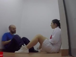Oversexed медицинска сестра и на maintenance мъж майната в техен безплатно time.raf020