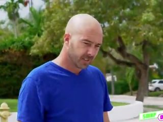 Сладъл мадама raylin ан получаване на а елит jizz за удоволствие