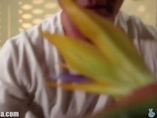 Trickyspa sneaky 按摩師 得到 拉丁 到 深 喉 他的 peter