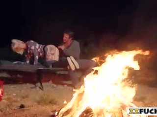 Velký kozičky vytetovat děvka přibil skutečný těžký