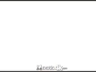 Exotic4k - e zezë perëndeshë ashley rozë ka argëtim me candles