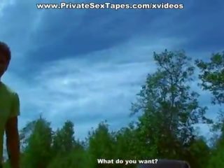 Marvellous недосвідчена adolescent розтягується і відтрахана на в машина boot