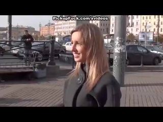Божевільна брудна кліп в публічний туалет