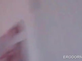 Faks bejbe fukanje s strapon pri orgija