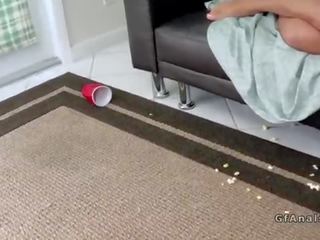 Lazy uly emjekli gyz göte sikişmek fucks pov