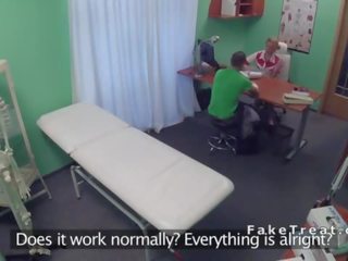 Blondinka şepagat uýasy fucks big prick in ofis in fake hassahana