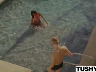 Tushy.com glorious сестра отримує анал від brothers дружок <span class=duration>- 11 min</span>