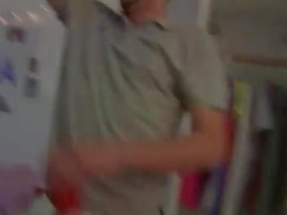 二 蘭迪 學院 teenies 吸吮 成員
