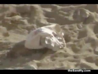 Thesandfly amatér pláž groovy pohlaví!