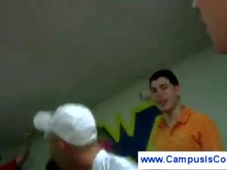 Vysoká škola holky zápas v a koupel