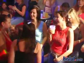 Zonjat që si strippers