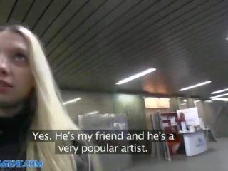 Publicagent e zbehtë e dobët mina shtrihet të saj pidh në merr tim i madh manhood