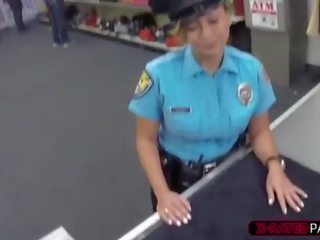 大 奶 和 屁股 警察 女人 得到 hammered 在 shawns 辦公室