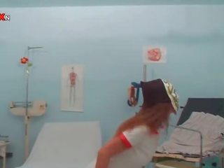 ブロンド 湯たんぽ 取得 彼女の 女 なめ バイ 小便 ミズ 看護師