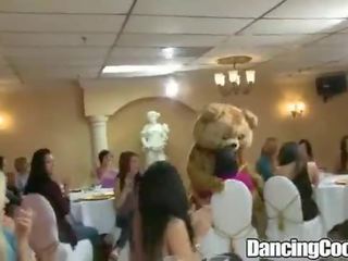 Dancingcock голям manhood рожден ден
