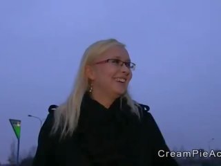 Blondinka başlangyç gets döl immediately following sikiş daşda