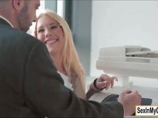 Kyra відстій peter для фіксувати в машина