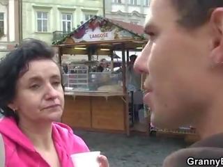 Granny tourist jumps on phallus