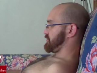 Brutalus čiulpimas apie as sofa į te botton apie pamela sanchez´s burna