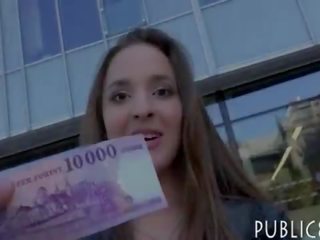 美丽 捷克语 deity 钉 为 一 少数 bucks