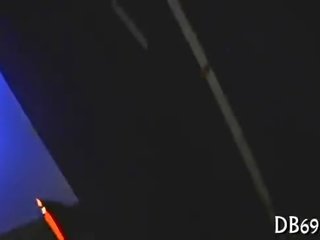 Tumšs vīrietis stripper pie vecmeita ballīte