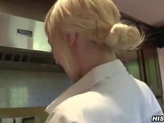 Alt stunner 艾玛 美 多指 在 该 厨房
