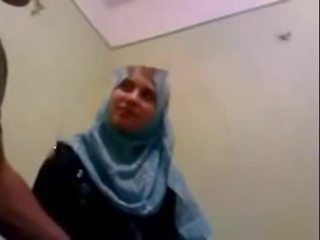 Amateur Dubai turned on hijab young lady fucked at home - desiscandal.xyz