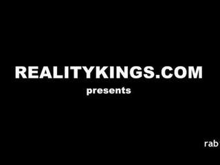 Черни мулатки курабийка подскачане на бял петър кръг smashing привлекателен задници