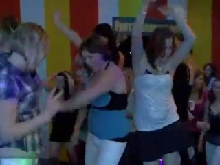 Trickling cum-hole на в танець підлога