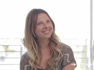 Erica returns для сюрприз співбесіда - netvideogirls