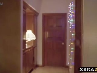 Magnificent ibu tiri squirts lebih stepsons manhood semasa krismas