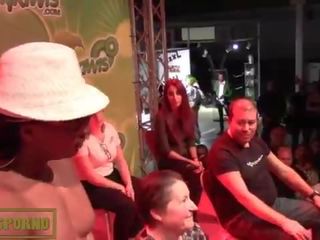 Френски блондинки bigtits забавно майната с чудовище черни чеп