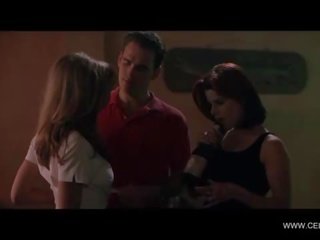 Деніз richards & neve campbell - лесбіянка з оголеними грудьми поцілунок, секс фільм сцени - дика речі (1998)