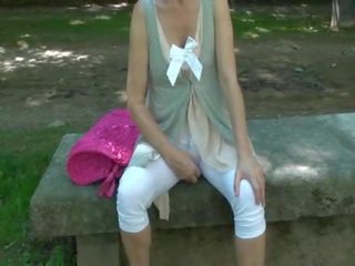 Cleo delaware masturba y se hace pis.mpg
