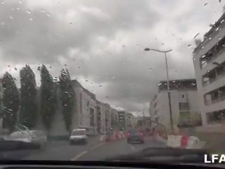 娇小 coquine se masturbe 丹斯 乐 出租车 qui 恩 profite 倒 啦 doigter
