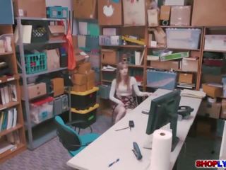 Ýaşlar dolly leigh shoplifts and pays for kirli video