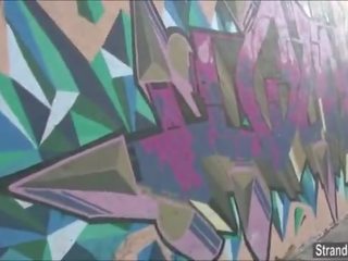거유 비탄 rainia 미인 hitches 에이 타기 과 도착 엿